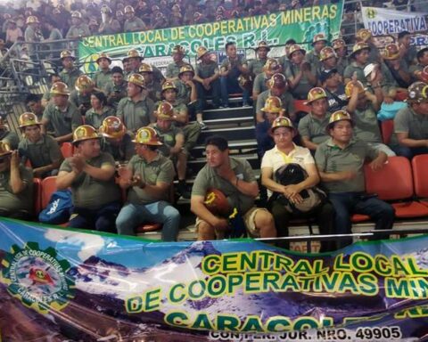 During the sector's congress, the mining leader asks the authorities to seek unity and think about the country