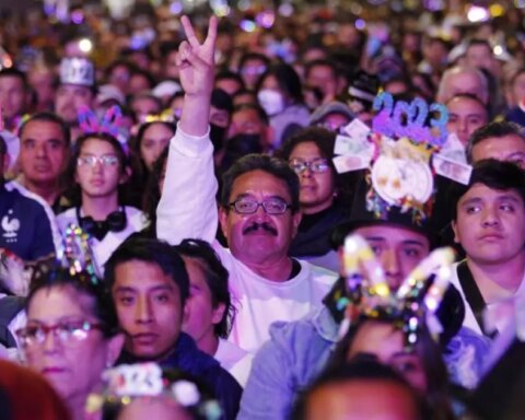 #EnFotos: 100 thousand people welcome 2023 with cumbia in CDMX