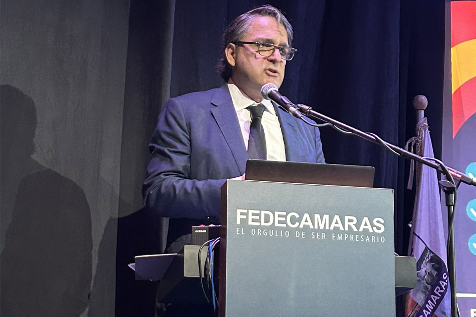 Fedecámaras proposes discussing a salary increase with the ILO