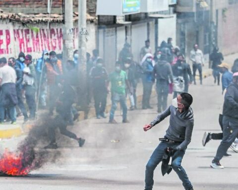 Felipe Morris: The narrative of illusory truths