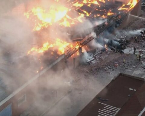 Fire in a paper bin in the municipality of Quilmes