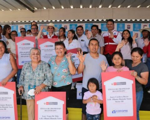 Formal housing: they deliver more than 1,238 property titles in Piura