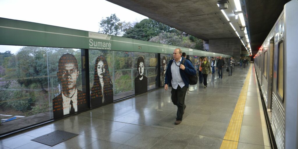 Free public transport for seniors is back in use in São Paulo