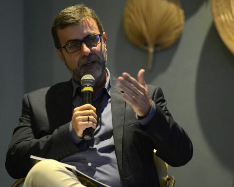 Freixo seeks partnerships to increase promotion of Brazil abroad