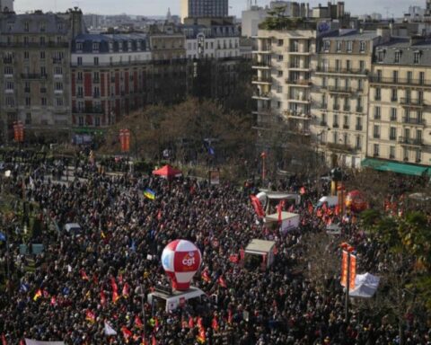 French unions congratulate themselves on 'one of the biggest demonstrations in decades'