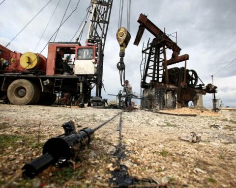 Government will not give new oil and gas exploration contracts