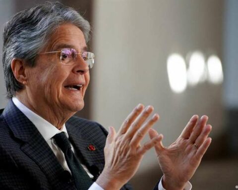 Guillermo Lasso orders collaboration in corruption investigation