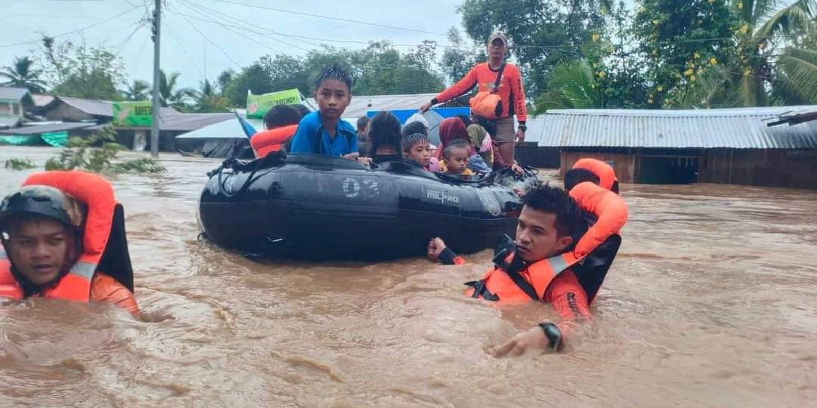 Heavy rains kill at least 10 people in the Philippines