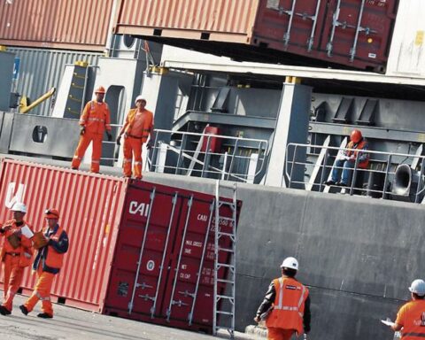 High labor demand in the logistics sector: what are the salaries?