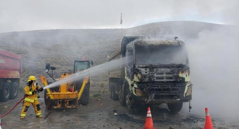 Hudbay mining company in Cusco denounces that its dump trucks were set on fire