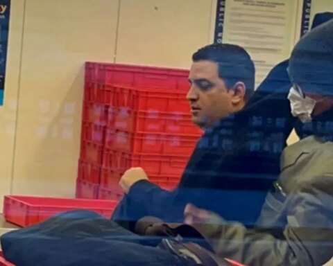 Humberto López durante su entrada al juzgado