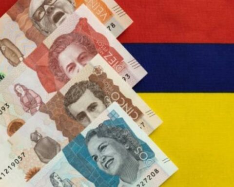 In November 2022, the economy reinforced its deceleration path