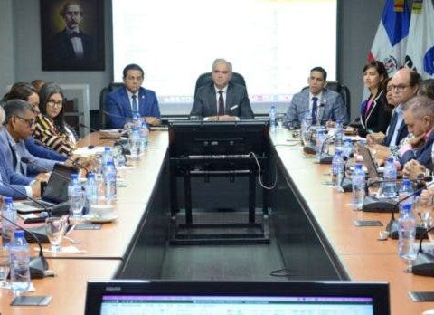 Suben cobertura a pacientes y honorarios a