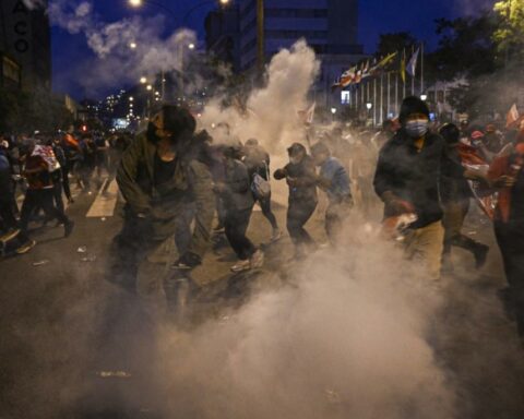 Heridos por protestas se elevan a 36; reanudan enfrentamientos en Perú FOTO: FUENTE EXTERNA