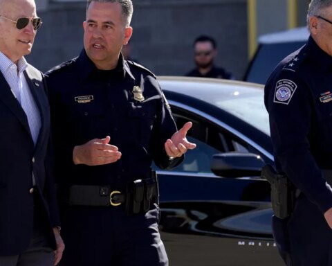 Joe Biden lands in El Paso and inspects the border with Mexico