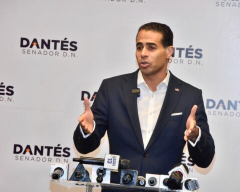 José Dantés formally announces his aspirations for the Senate of the DN