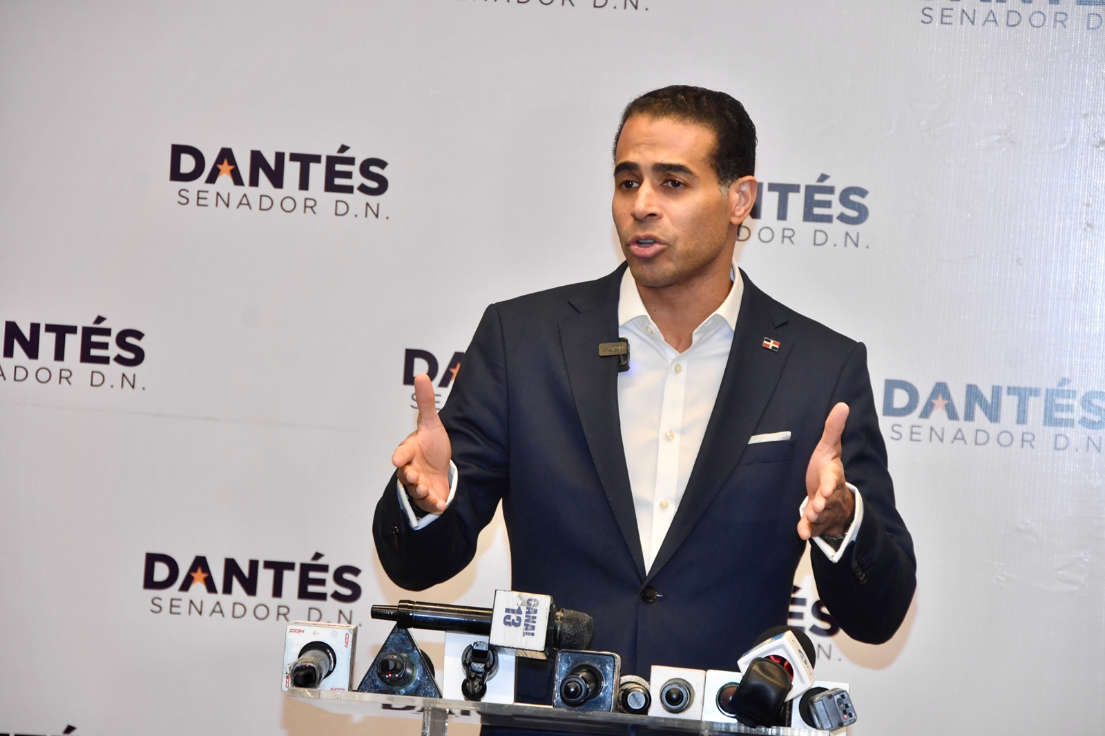 José Dantés formally announces his aspirations for the Senate of the DN