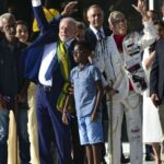Know who are the people who delivered the presidential sash to Lula