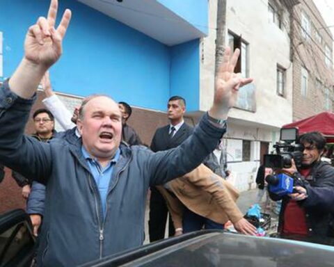 LIVE |  Rafael López Aliaga is sworn in today as mayor of Lima