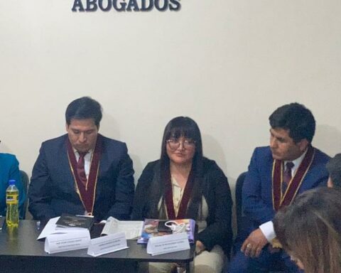 Lawyers blame dean for irregular purchase of laptops in Arequipa (VIDEO)