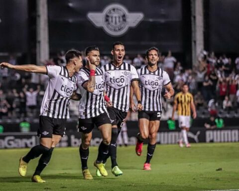 Libertad triumphs over time at the start of the Apertura