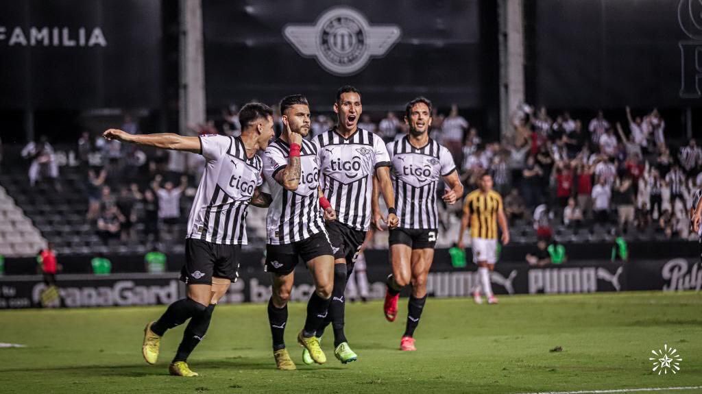 Libertad triumphs over time at the start of the Apertura