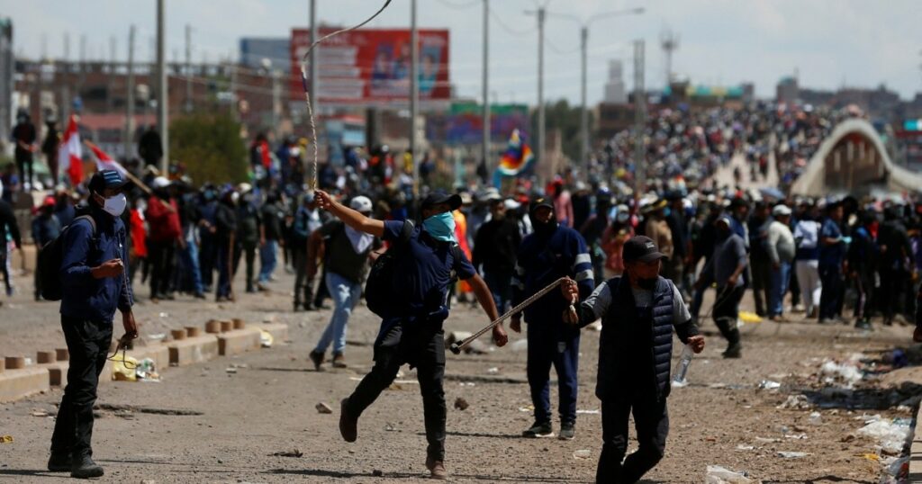 Lima joins protests in Peru to demand the resignation of President Boluarte