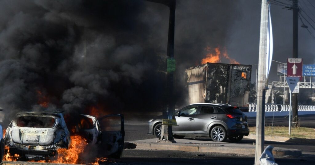 Los Mochis airport closed due to violence in Sinaloa