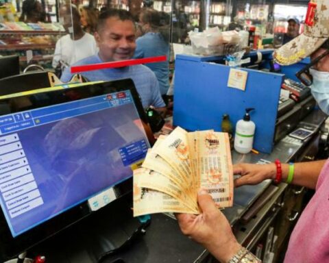 Lottery: why the prizes are bigger but it's harder to win