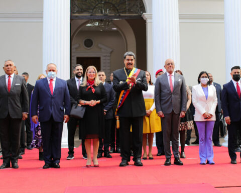 Maduro: I am before the legitimate Legislative power of Venezuela