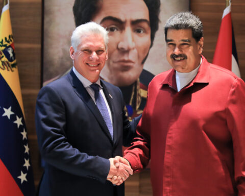 Maduro receives the President of Cuba to deepen their relations