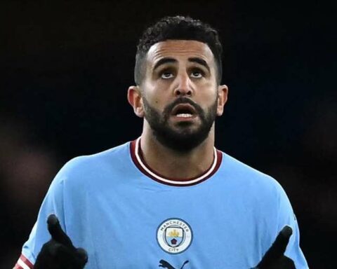 Manchester City defeated Chelsea away and approaches Arsenal