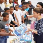Reaparece Margarita Cedeño, esta vez entregando juguetes a niños por Día de Reyes