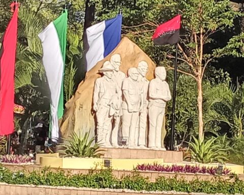 Masayas dissatisfied with a political monument in its central park