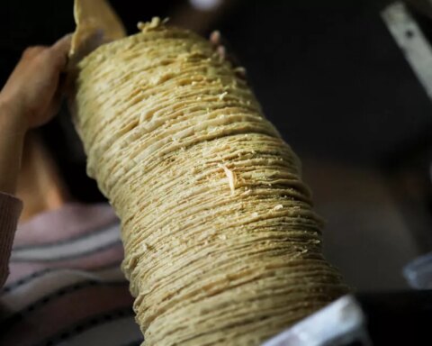 Mexico announces temporary 50% tariff on white corn exports