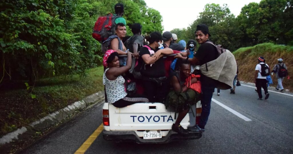 Mexico will receive 30,000 migrants a month expelled from the US and must create jobs