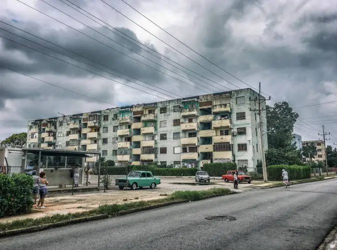 Edificios, Edificio de microbrigada en San Agustín, La Habana