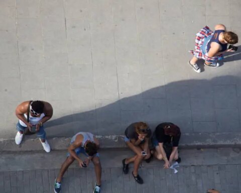 Internet, Cuba, Elon Musk