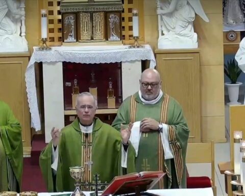 Monsignor Báez celebrates 38 years of priestly ordination from exile