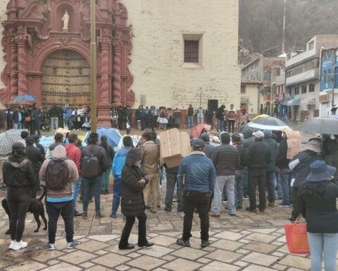 More than a thousand march in Huancavelica in solidarity with Juliaca