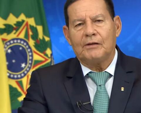 Mourão: Brazil changes government from January, but not regime