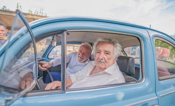 Mujica gave Lula a ride in the Fusca "to show that he is going"