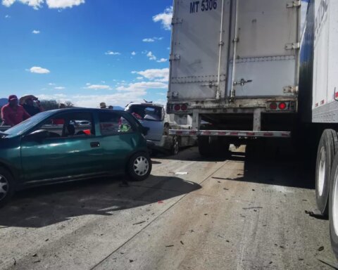 Multiple crash leaves one dead and 10 injured in the Mexico-Querétaro