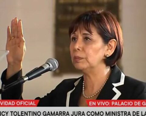 Nancy Tolentino Gamarra is sworn in as head of the Ministry for Women