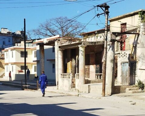 New houses in a dilapidated neighborhood for the victims of the Saratoga explosion