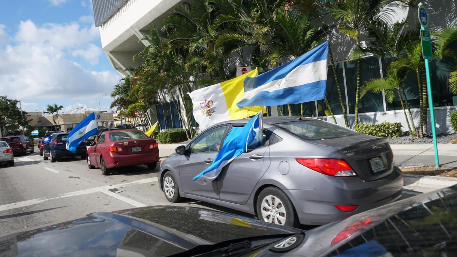 Nicaraguans in Miami carry out a caravan to demand the freedom of political prisoners