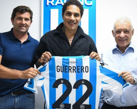 Official: Paolo Guerrero signs at 39 for Racing