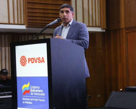 PDVSA promises gas stations to improve safety, image and fuel distribution