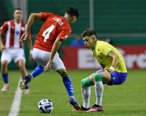 Paraguay falls to Brazil and loses its unbeaten record in the South American