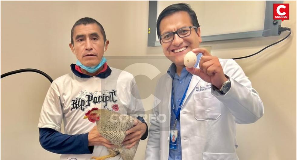 Patient gives chicken to doctor who saved him from tumor after operation at the Iren Center